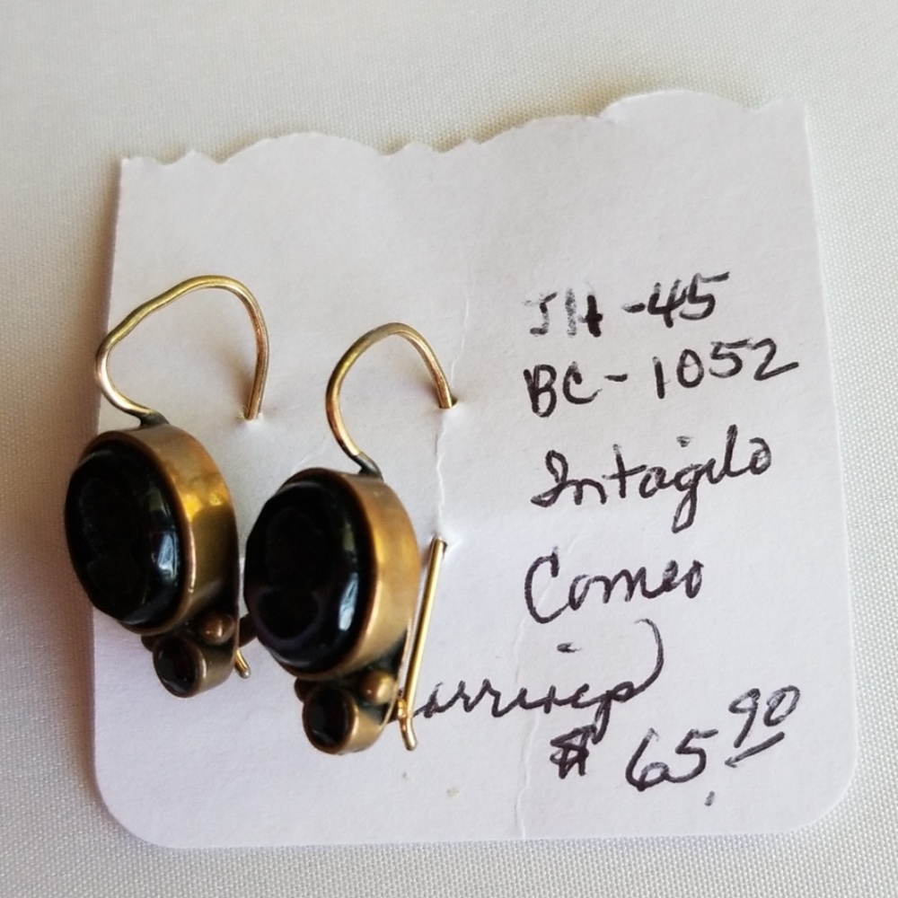 Intagilo Cameo Earrings